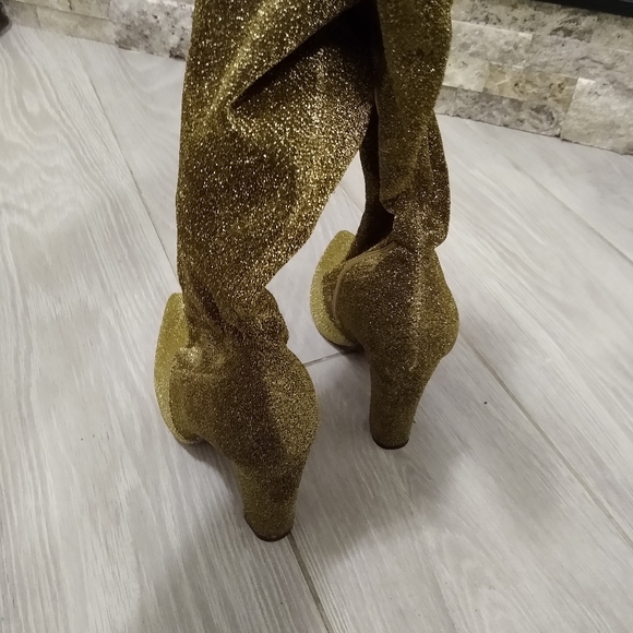 Shoes - Picture 3 of 5